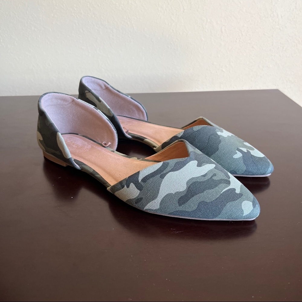 NWOT Old Navy Green Camouflage Pointed Flats